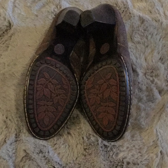 Brown leather heel booties - Picture 2 of 3